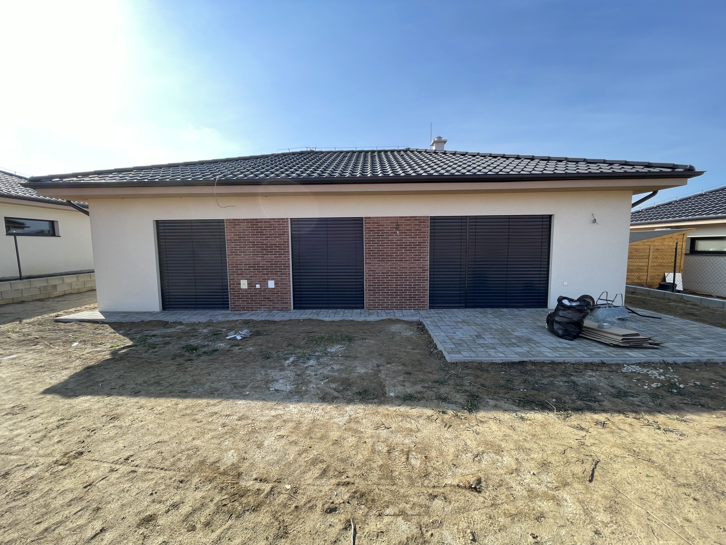 Exteriérové žalúzie Z90 vo farbe RAL7016